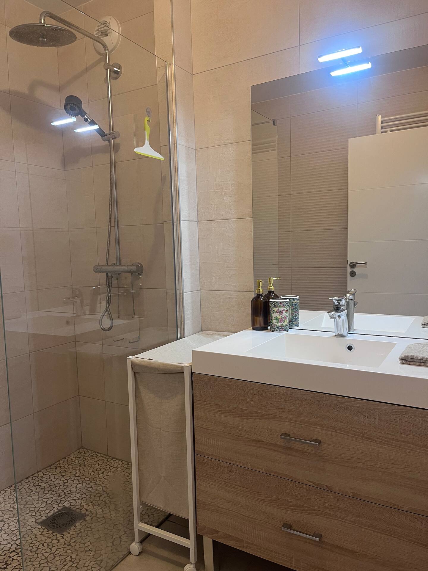 Élégant T2 avec Jardin - Proche Mer & Centre